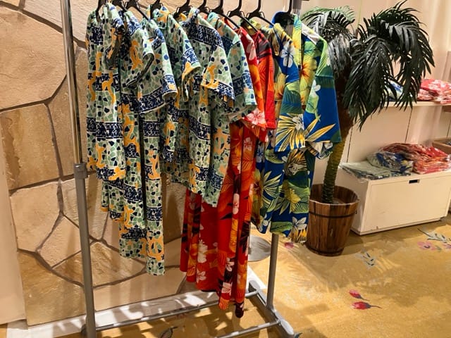 ホテルハワイアンズの館内着のアロハとムームー