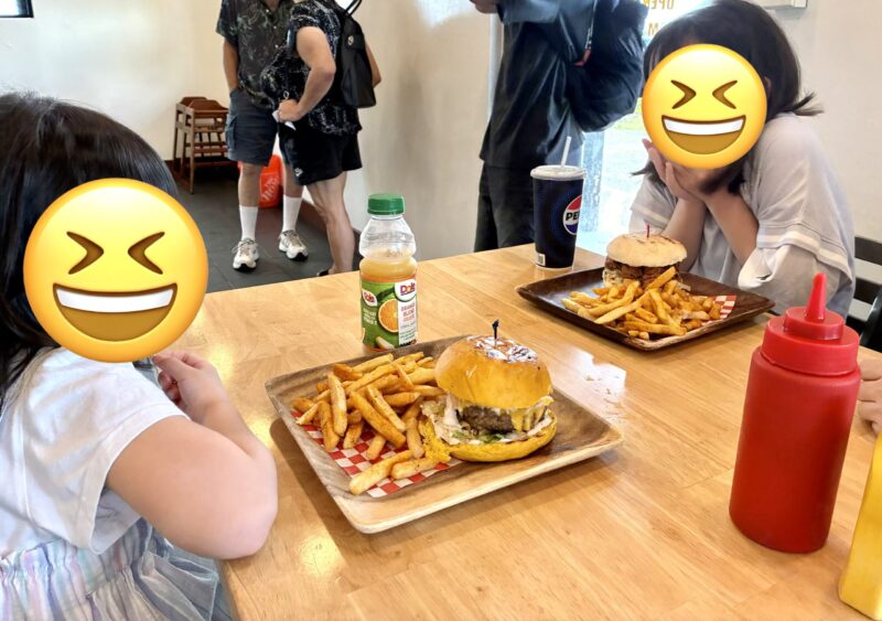 グアムのメスクラドスのハンバーガー