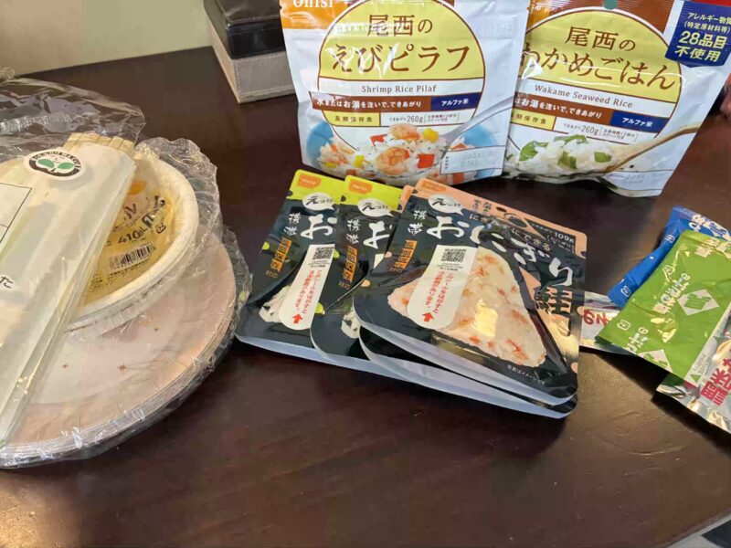 日本から持ち込んだレトルトご飯たち